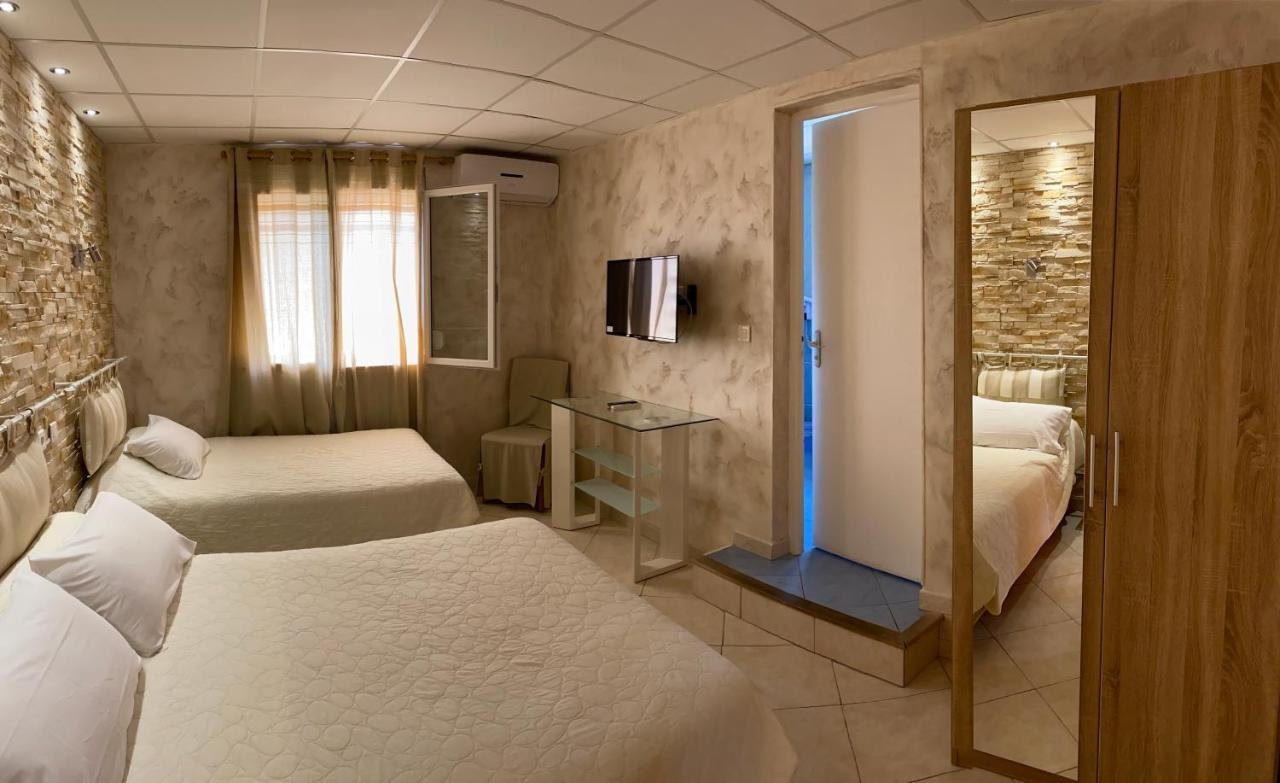 Hotel Le Derby Cagnes-sur-Mer Bagian luar foto