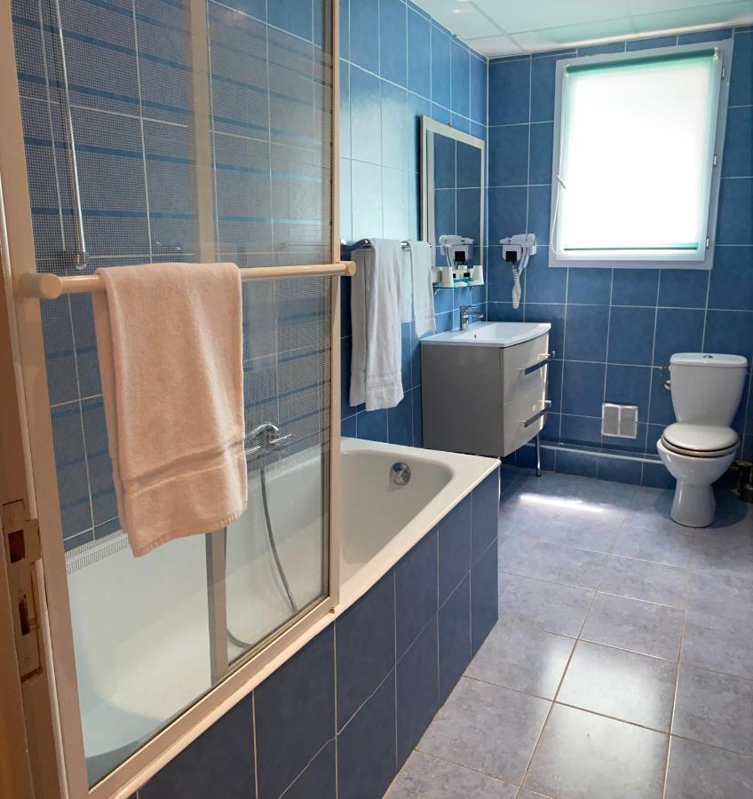 Hotel Le Derby Cagnes-sur-Mer Bagian luar foto