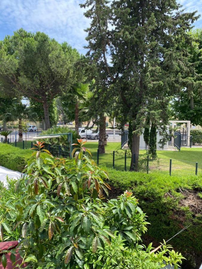 Hotel Le Derby Cagnes-sur-Mer Bagian luar foto