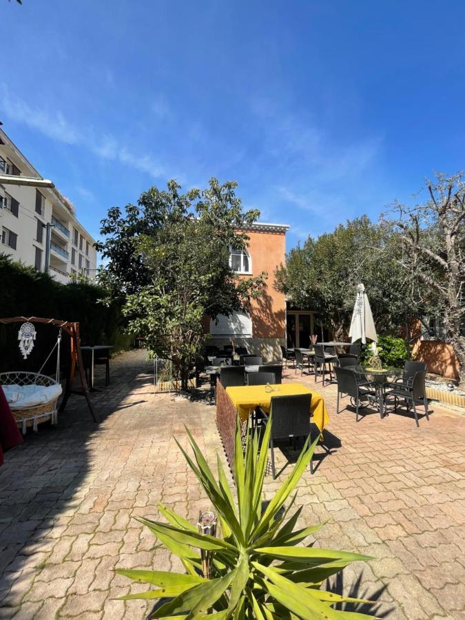 Hotel Le Derby Cagnes-sur-Mer Bagian luar foto