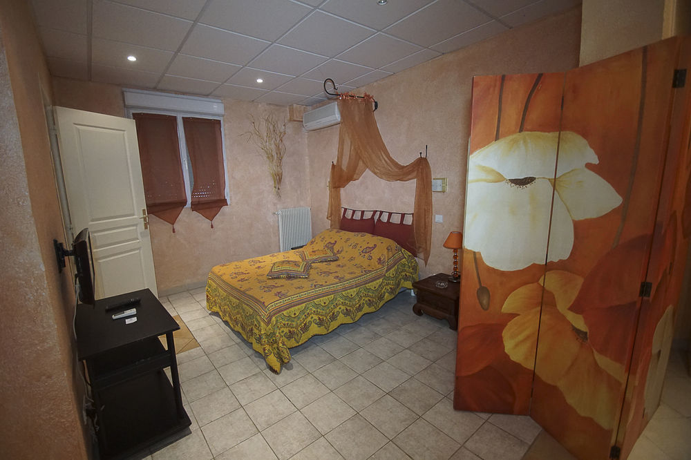 Hotel Le Derby Cagnes-sur-Mer Bagian luar foto
