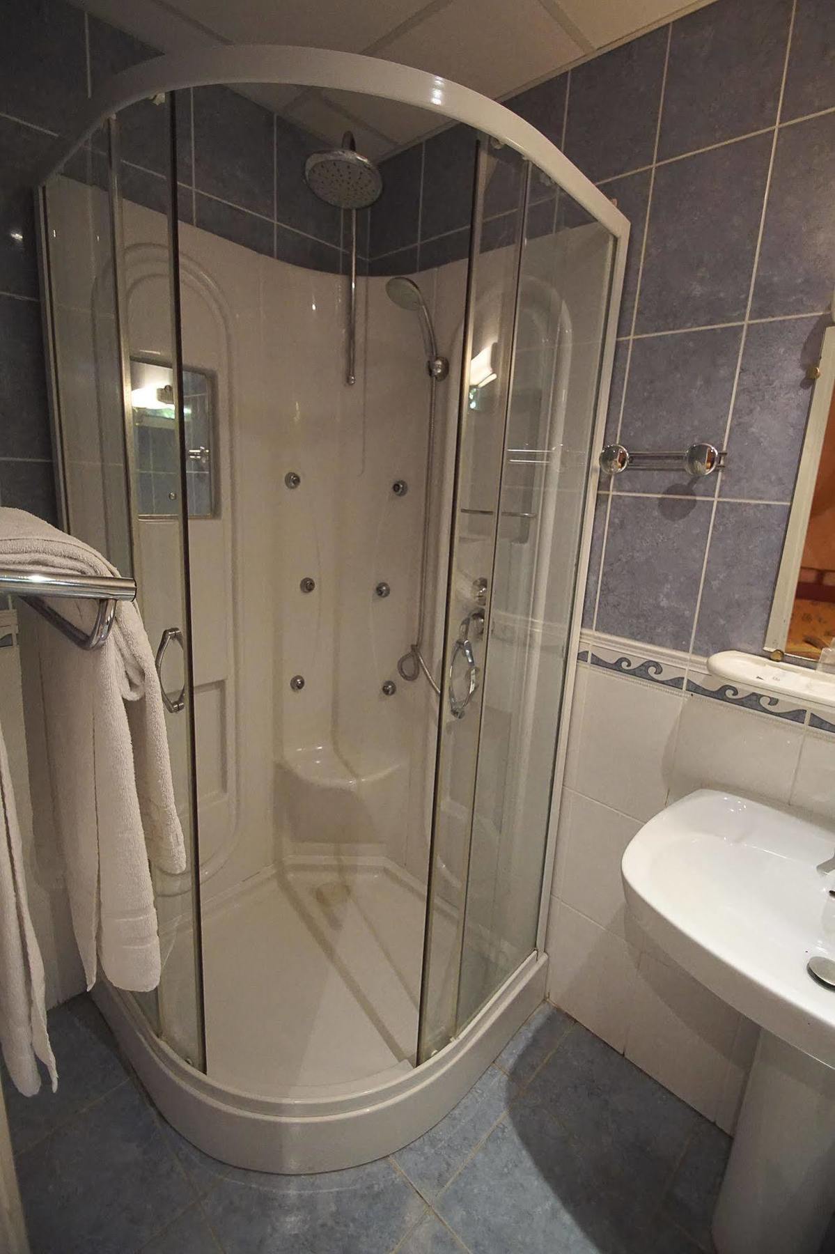 Hotel Le Derby Cagnes-sur-Mer Bagian luar foto